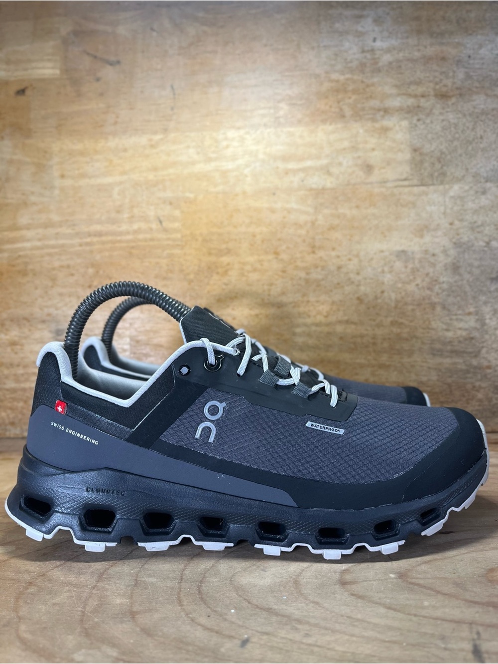 On CloudVista WATERPROOF Womens Size 8.5 Trail Running Shoes Sneakers Black